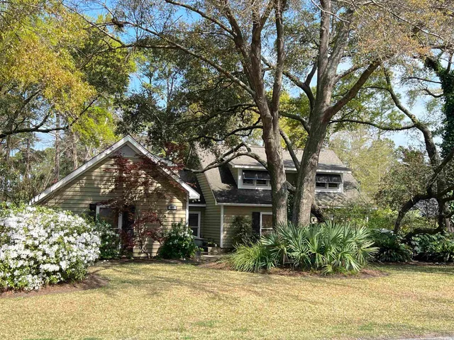 695 Country Club Dr.