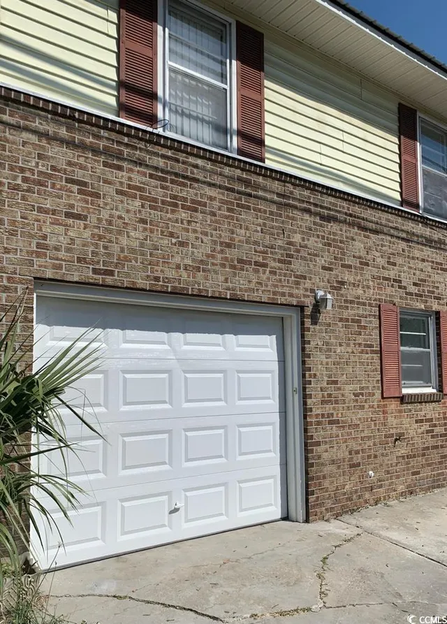105 S Merriman Rd.