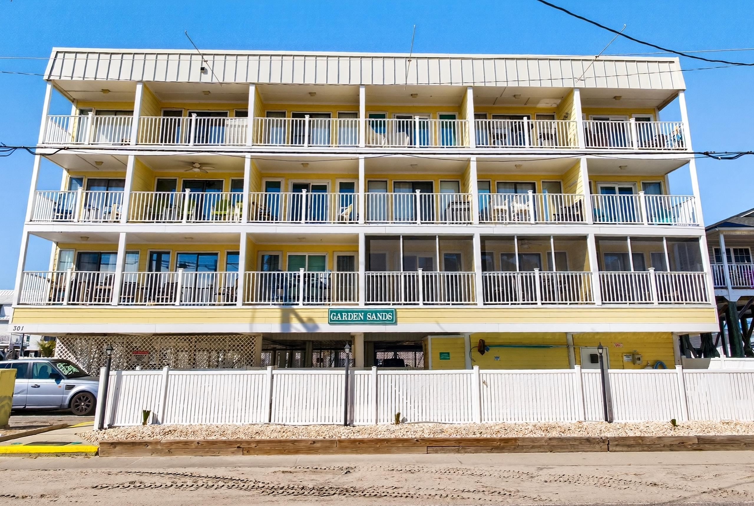 301 N Waccamaw Dr. – Garden City Beach, SC