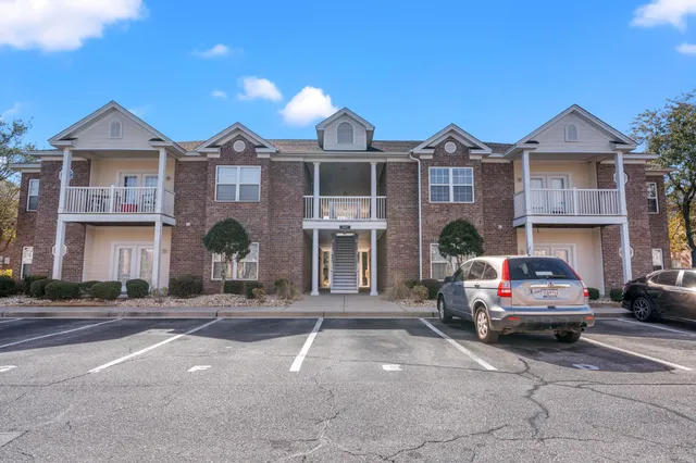 2077 Silvercrest Dr.