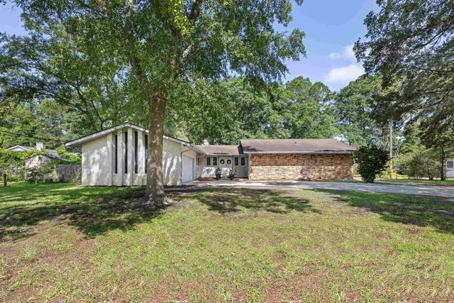 103 Wofford Ln.