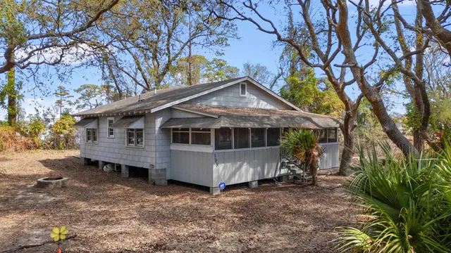 308 Sandcrest Dr.