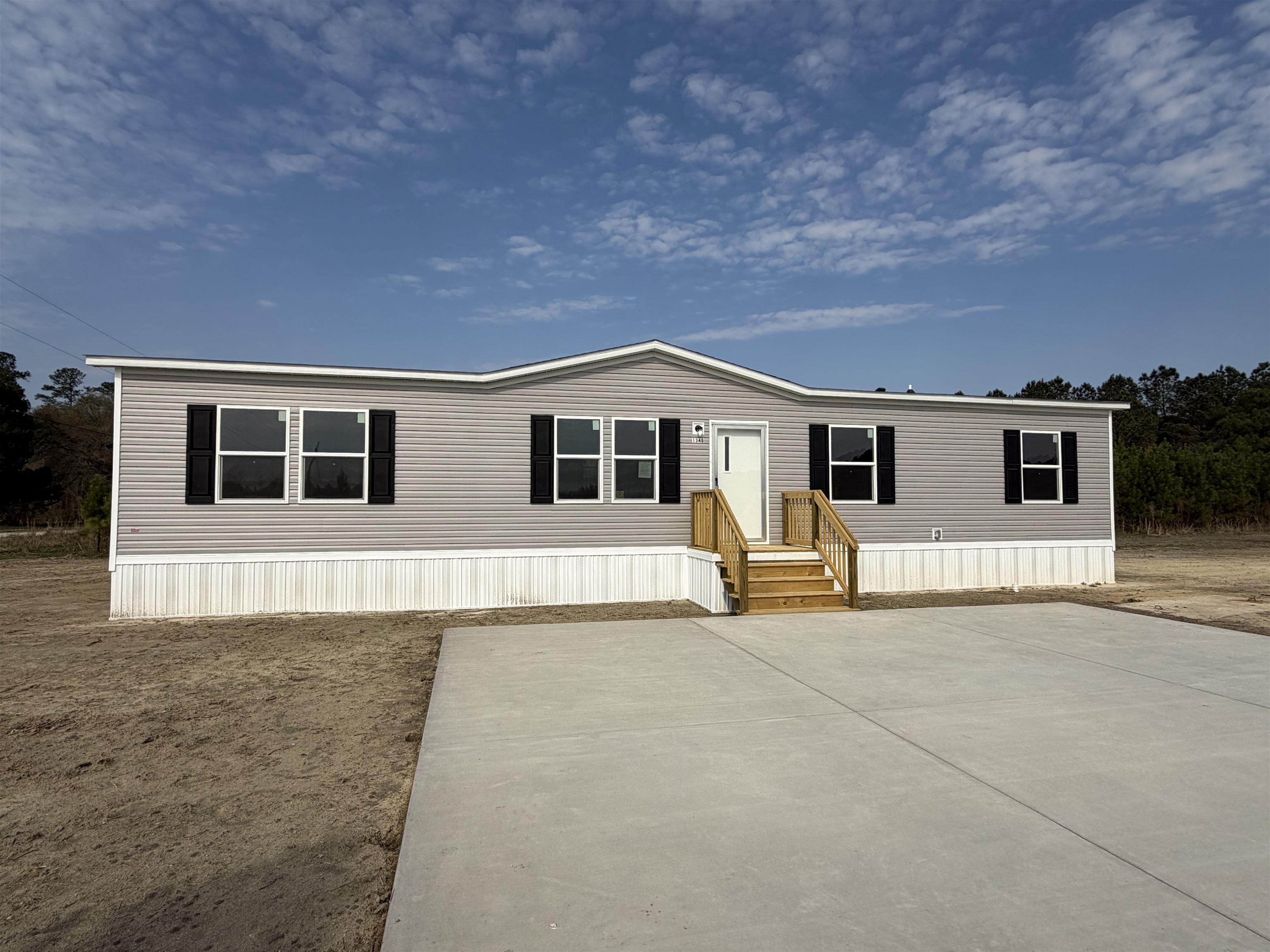 1340 W G Rd. – Conway, SC