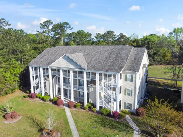 5864 Longwood Dr.