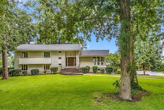 115 Green Lake Dr.