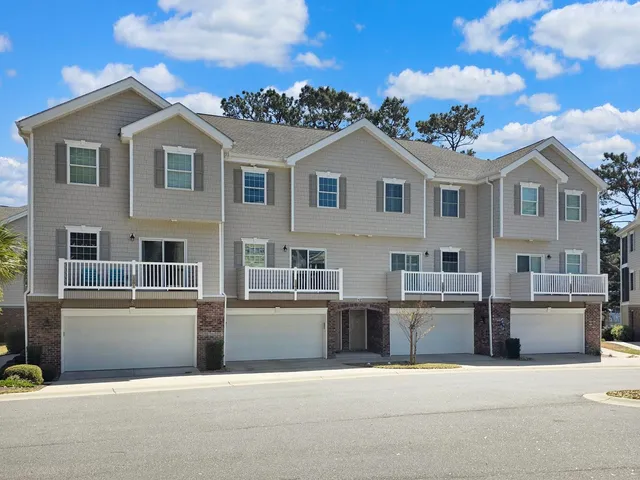 601 Hillside Dr. N