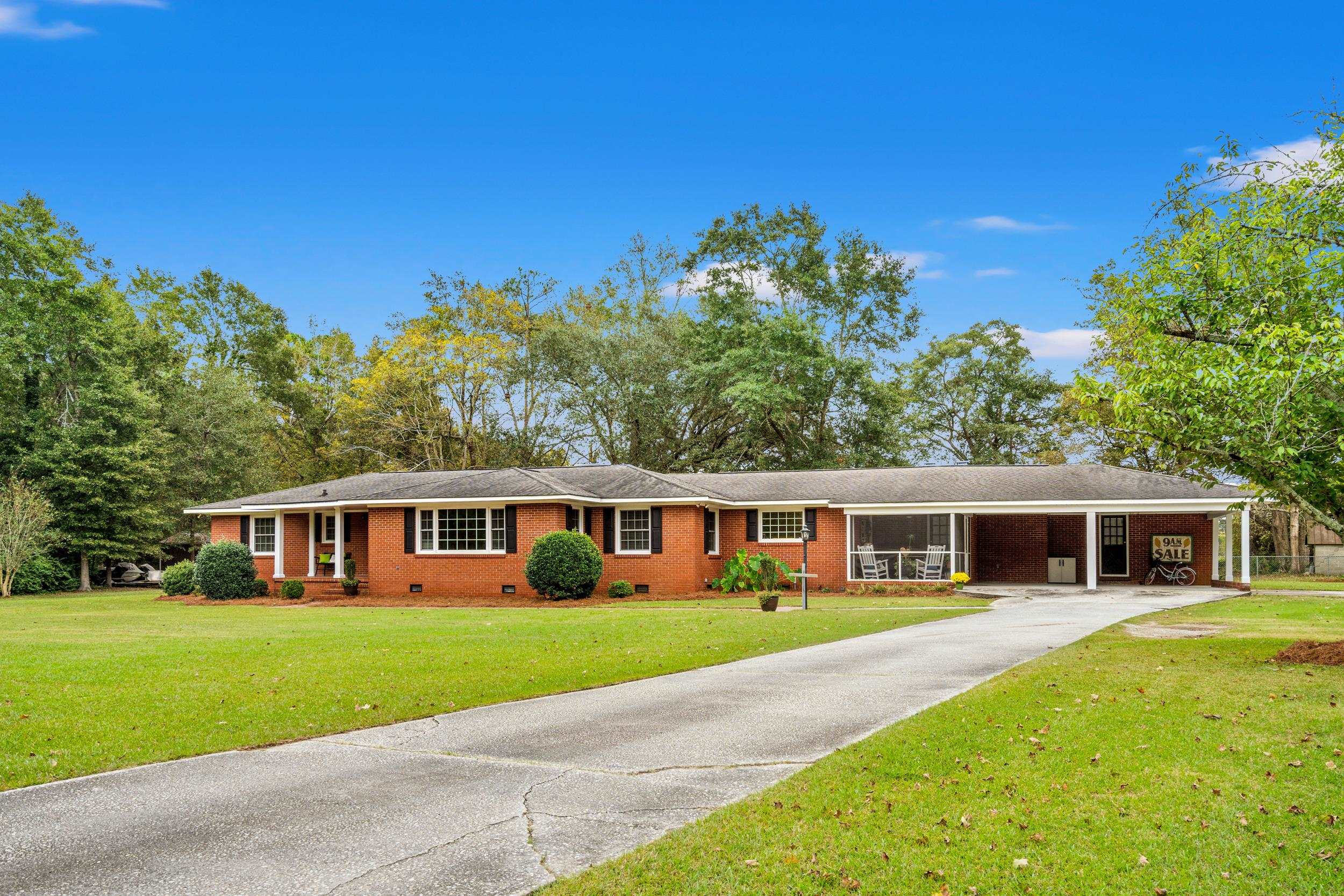 4867 Bluff Rd. – Mullins, SC