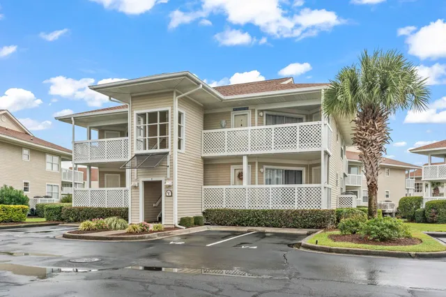 300 Shorehaven Dr.