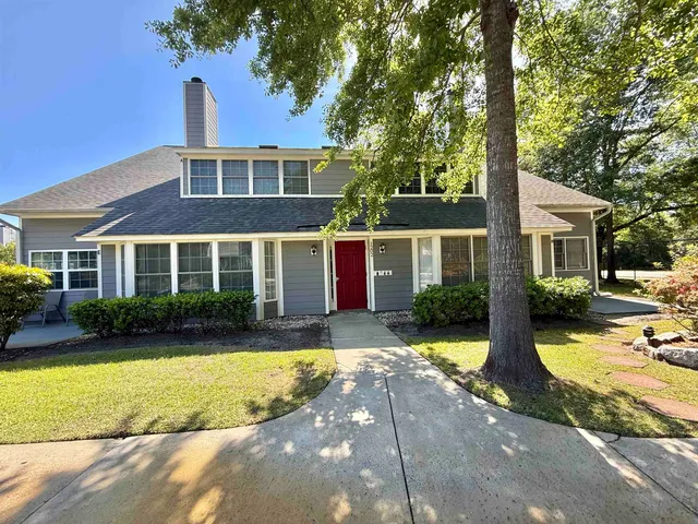 1203 Tiffany Ln.