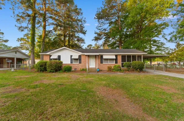 707 Rosemarie Ln