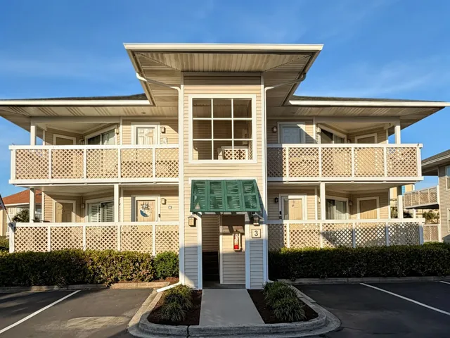 301 Shorehaven Dr.