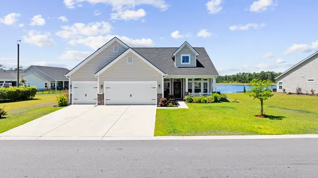 156 Albatross Way