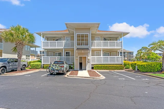 300 Shorehaven Dr.