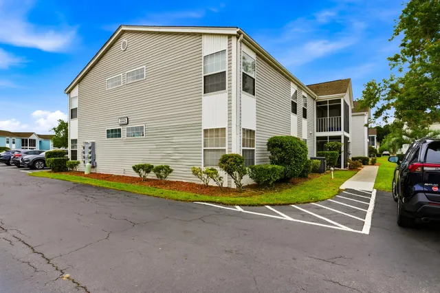 2225 Huntingdon Dr.