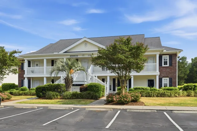 1242 River Oaks Dr.