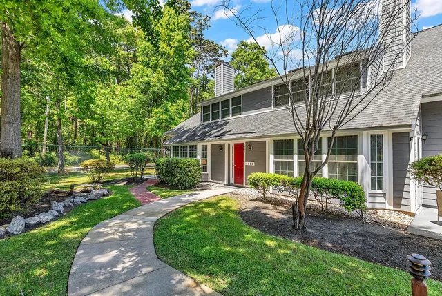1201 Tiffany Ln.