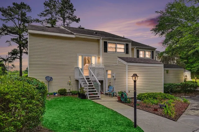 317 Lakeview Dr.