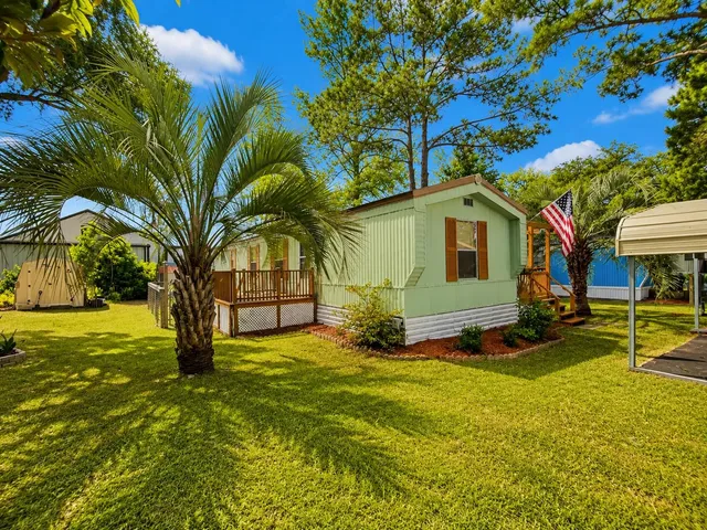 151 Crooked Island Circle