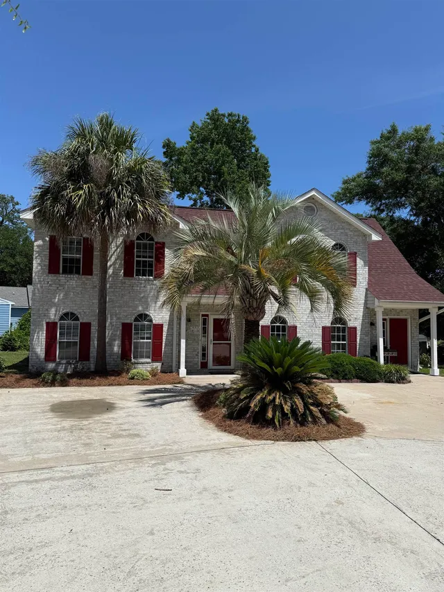 1444A Bessant Ave.