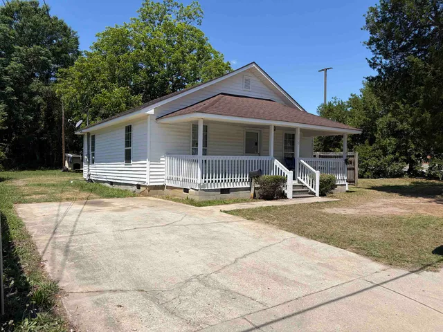 516 Gapway St.