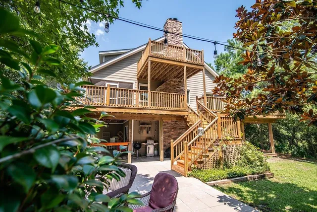 196 Pinewood Dr.
