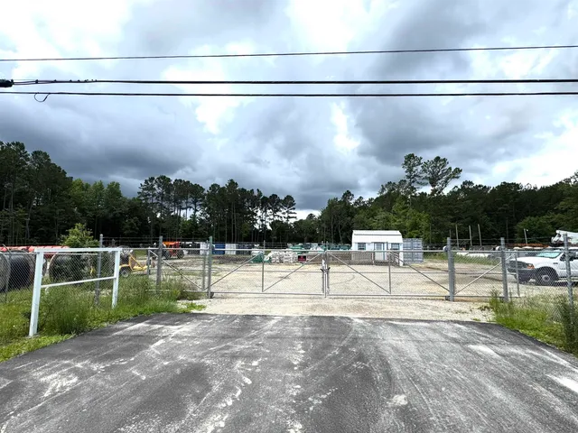 221 Georgetown Hwy.