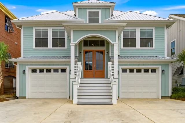 313 Harbour View Dr.