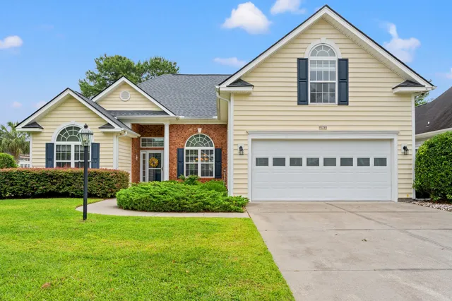 207 Wedgefield Dr.