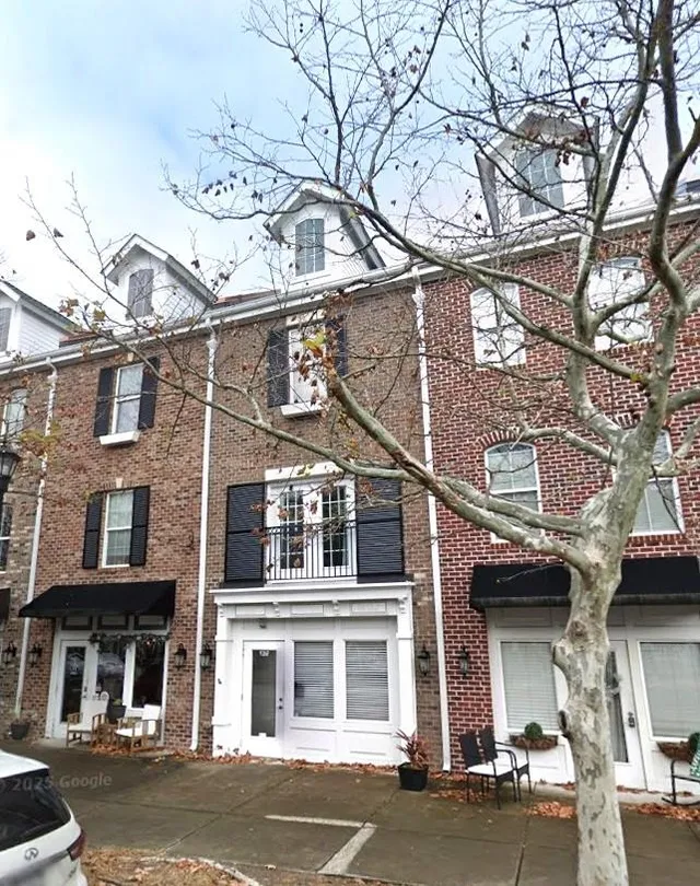 926 Price Ln.