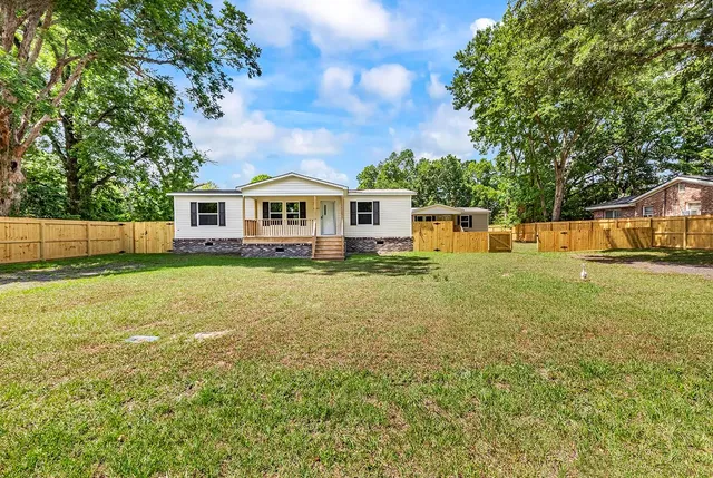 2707B Prince St.