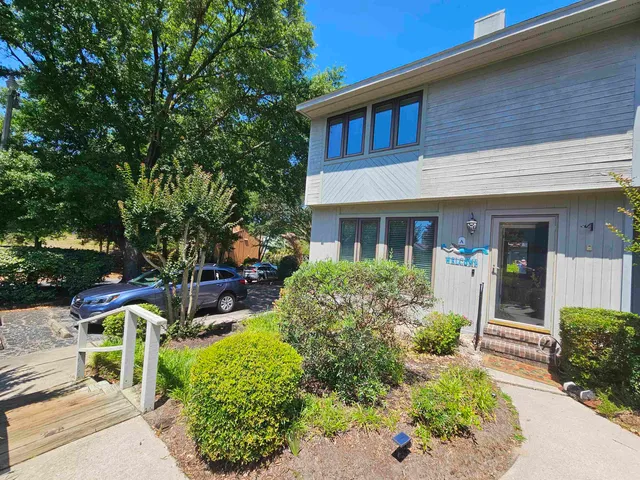304 N 75th Ave N