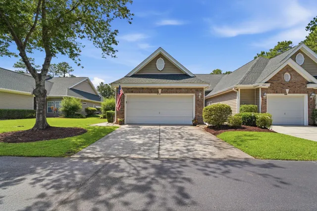 621 Pinehurst Ln.