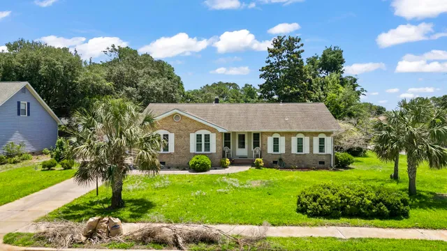 7600 Driftwood Dr.