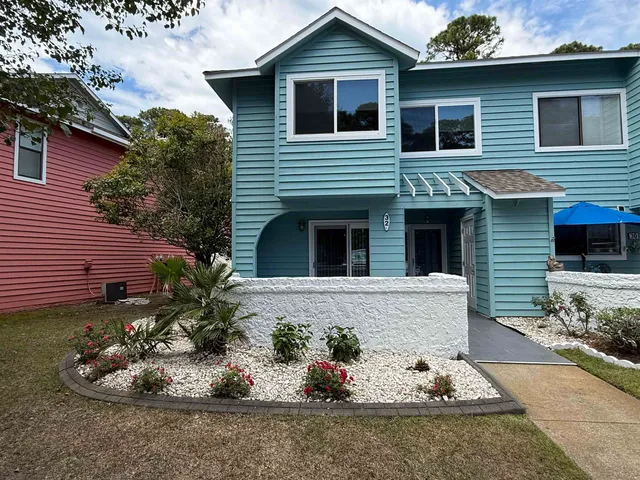 32 Shadow Moss Pl.