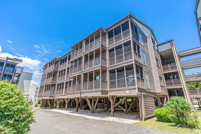 215 3rd Ave. N