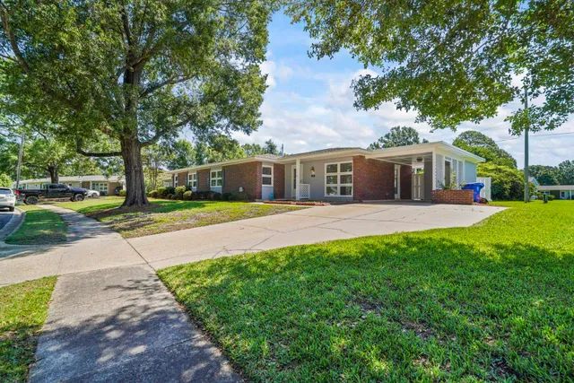 748 Yellowwood Ave.
