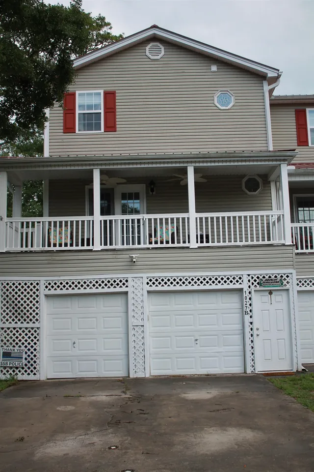 1027B Lakeside Dr.