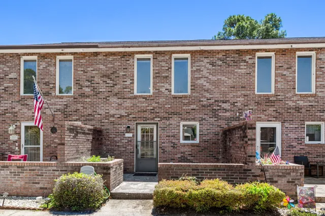 414 Garden Dr.