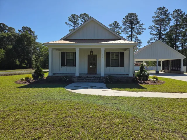 242 Leadwood St.