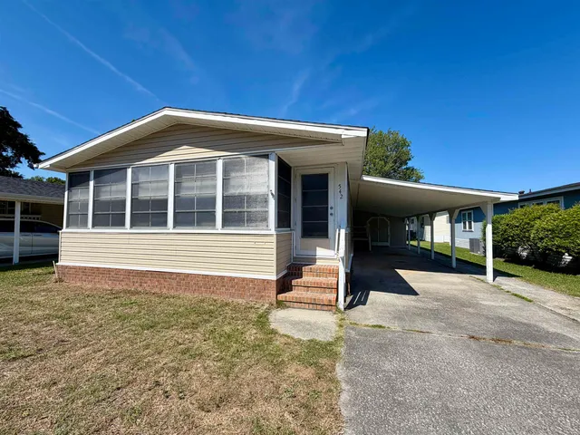 542 Oceanside Dr.