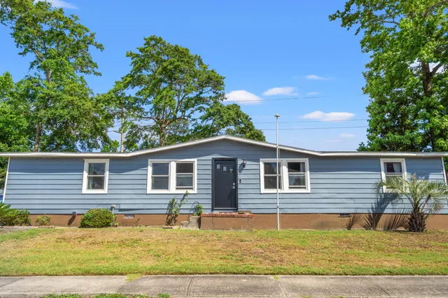 1156 Forest Dr.