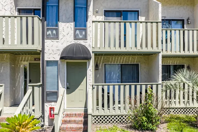 303 20th Ave. S