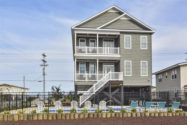 804 S Waccamaw Dr.