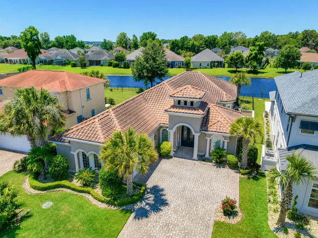 1011 Bluffview Dr.