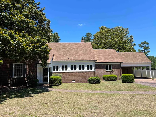 5619 Main St.