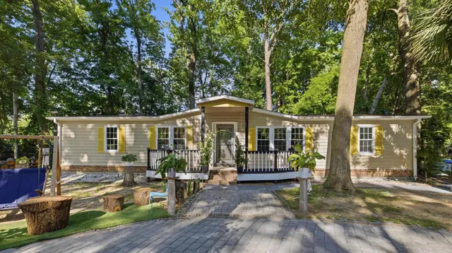 391 Di-Cindy Ln.