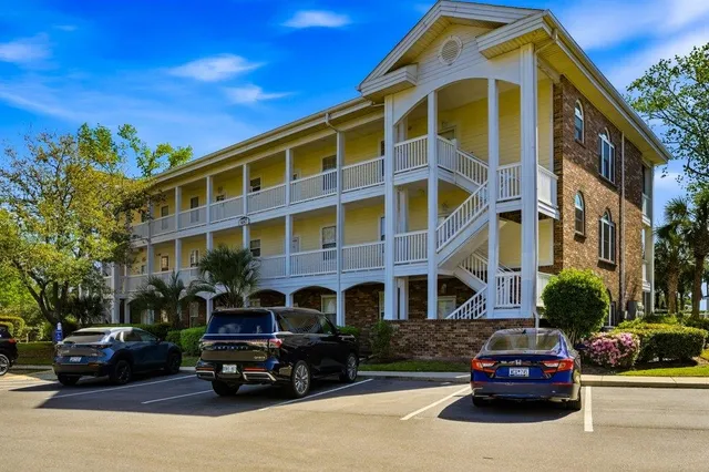 687 Riverwalk Dr.