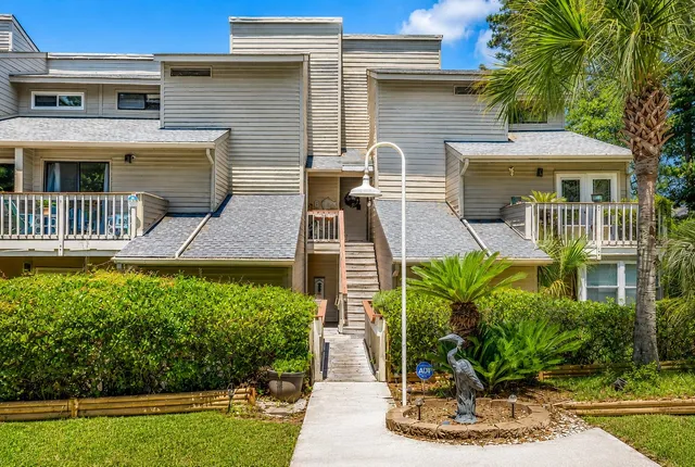 9553 Edgerton Dr.