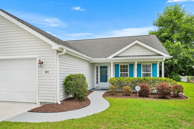 972 Dunrobin Ln.