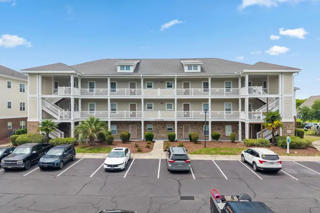 600 Heathrow Dr.